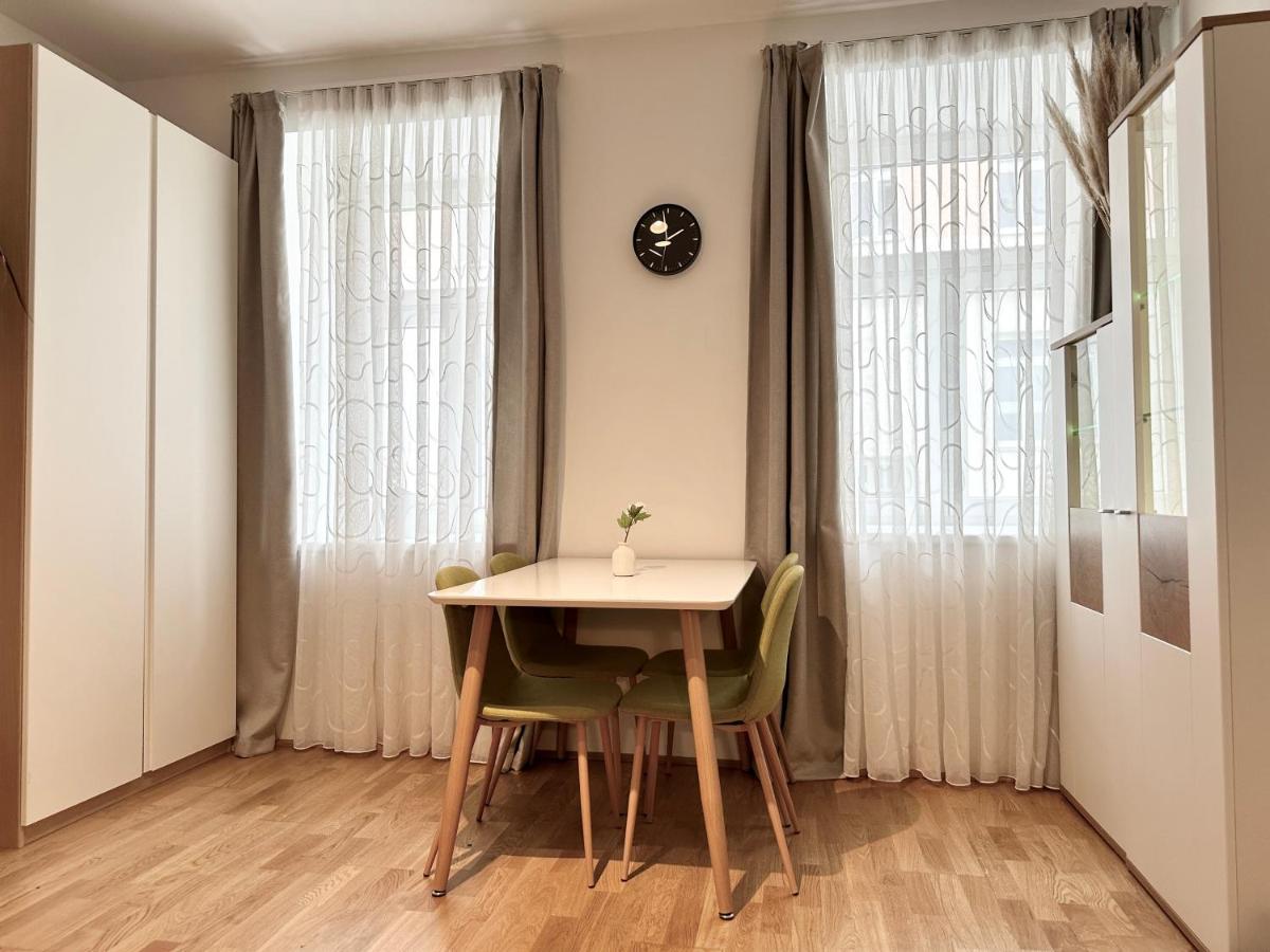 Book-A-Room Panda-Apartments Bécs Kültér fotó
